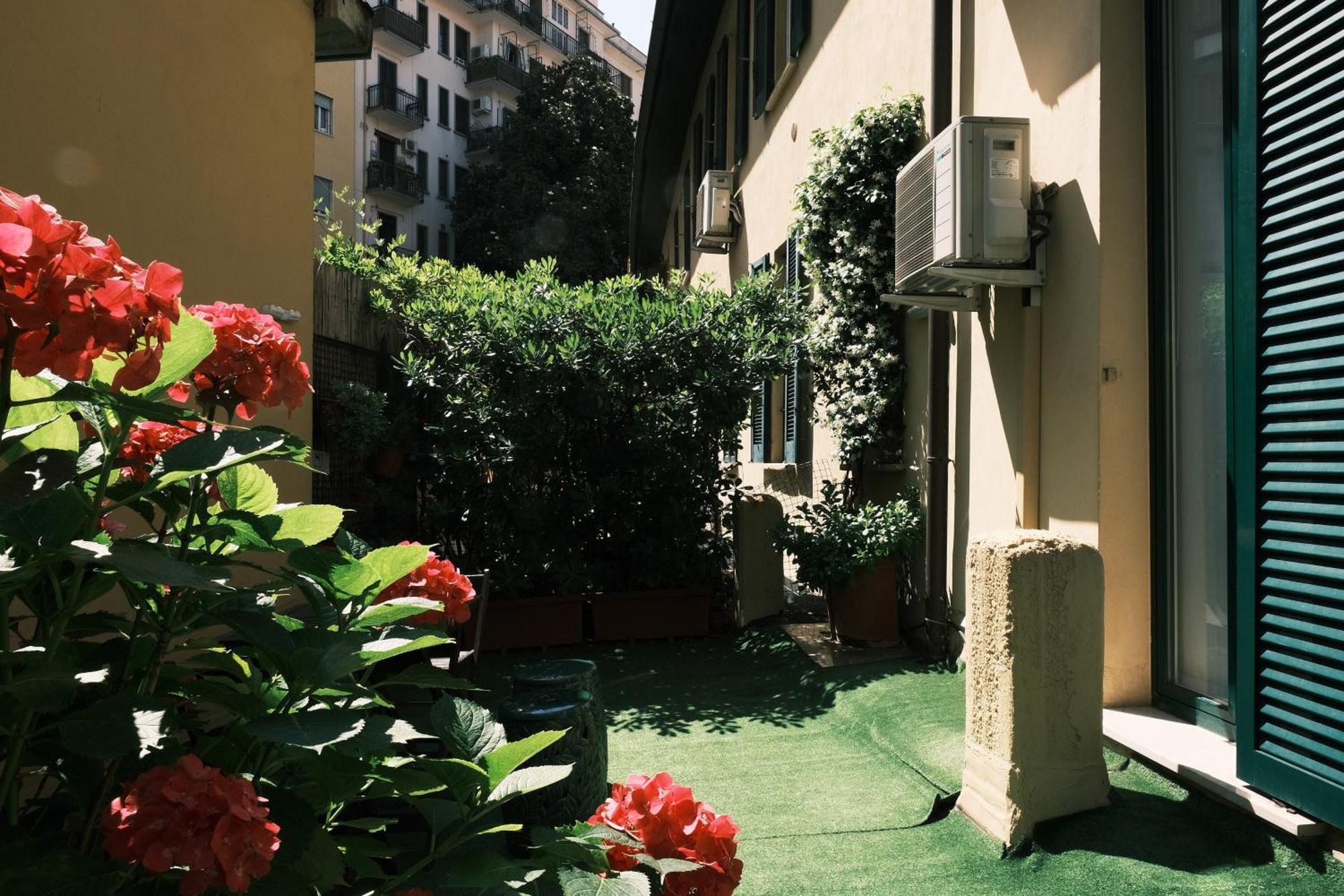 Comecasa Flowery Terraced Apartment Milánó Kültér fotó